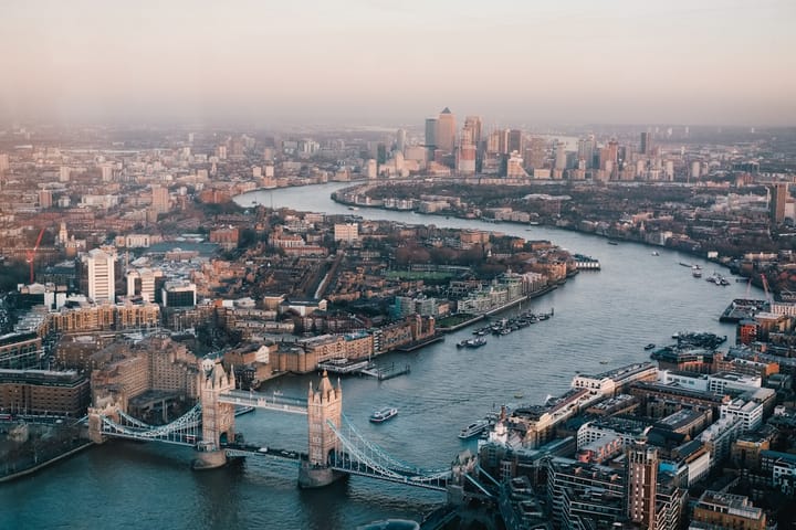 London skyline view. Photo by Jamie Davies via Unsplash (free to use under Unsplash License).